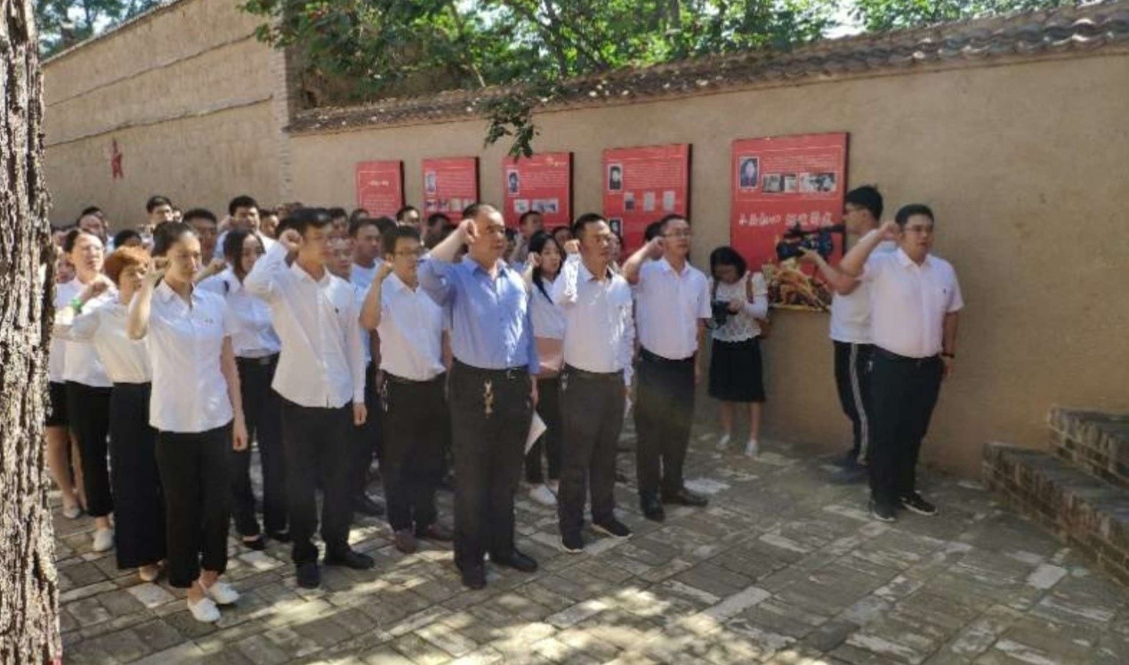 谈球吧官方网站党委组织预备党员参加韩城市两新 组织开展的“守初心、担使命、听党话、 跟党走”主题党建活动